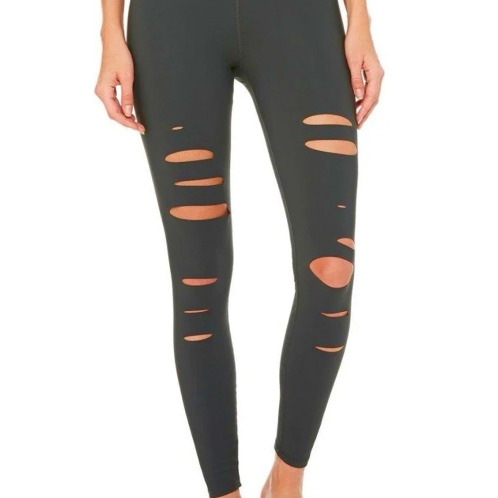 XS women’s Alo Yoga Ripped Warrior leggings. Color: ANTHRACITE (dark gray)